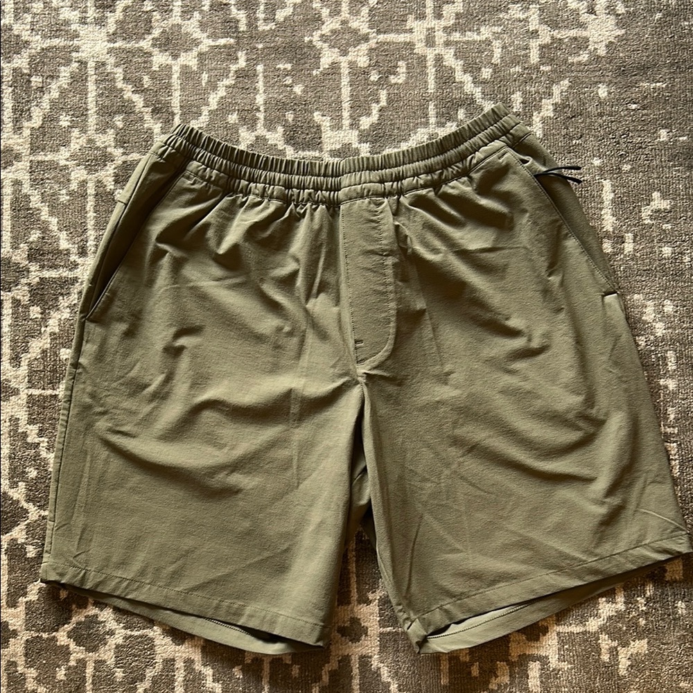 Hill City 8” X-Purpose Short. Size S.  Green with tonal stripes.